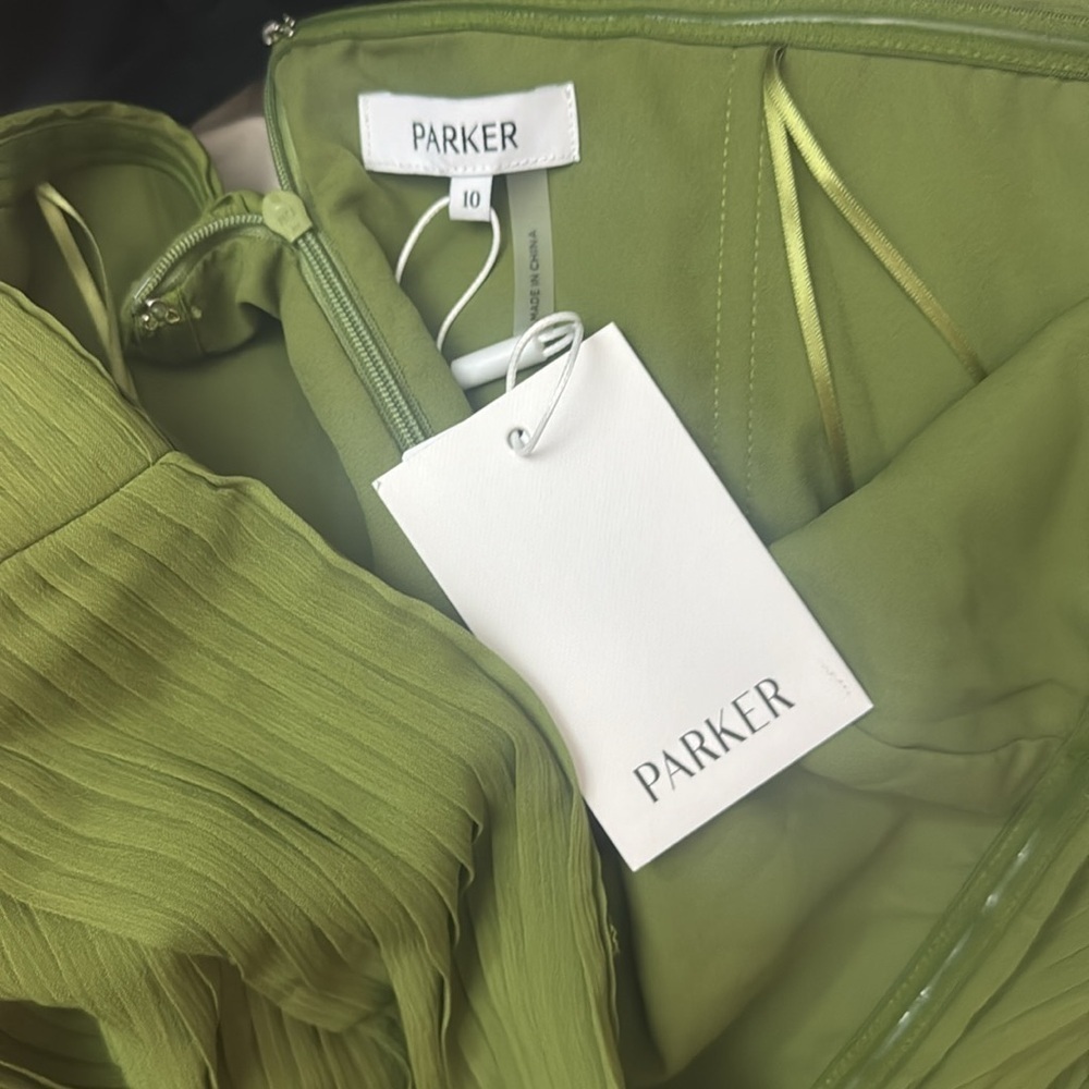 Parker olive green NWT cute top SZ 10 - Picture 7 of 8
